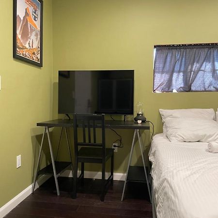 Private Standalone Room W/ Tv, Wifi & Ac In Carson Exteriér fotografie