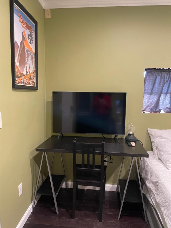 Private Standalone Room W/ Tv, Wifi & Ac In Carson Exteriér fotografie